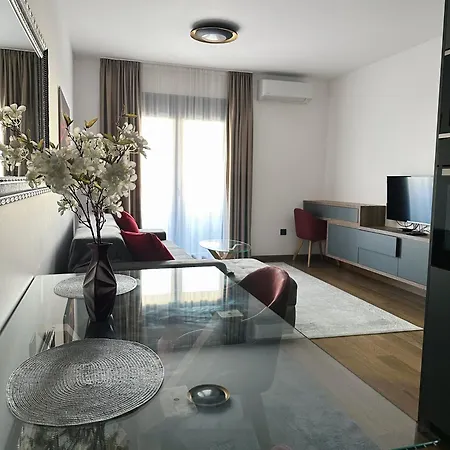 Hill Homes Mal * بودغوريتْسا