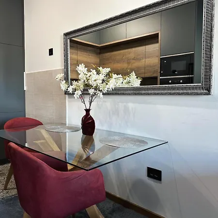 Hill Homes Mal بودغوريتْسا