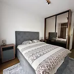 Апартаменти Hill Homes Mal