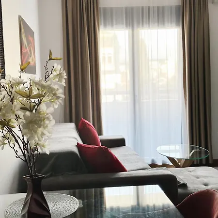 Апартаменты Hill Homes Mal *
