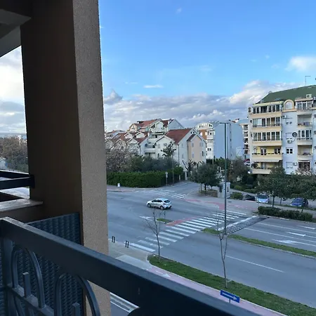 Hill Homes Mal Apartment