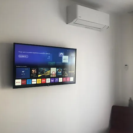 Апартаменти Hill Homes Mal